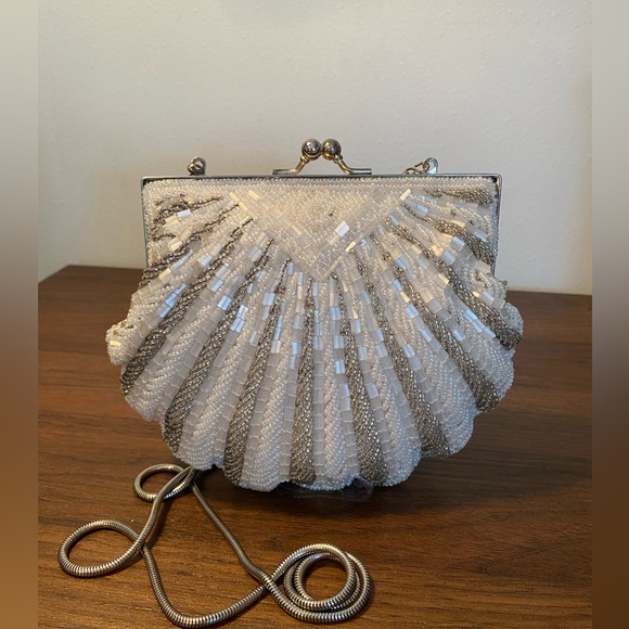Handbags - Vintage beaded white evening bag
